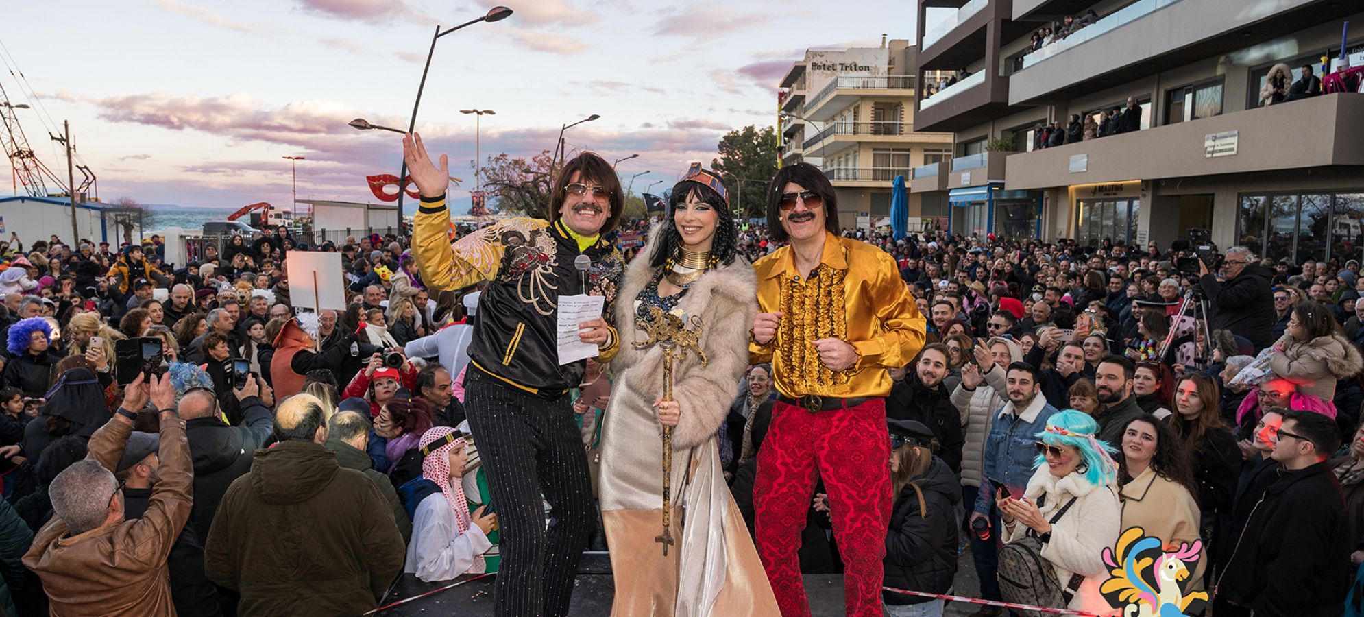  11ο Σικυώνιο Καρναβάλι: Μια θύελλα κεφιού με Τόνι Σφήνο και... Δήμαρχο –“Σφηνάκι” [Βίντεο]